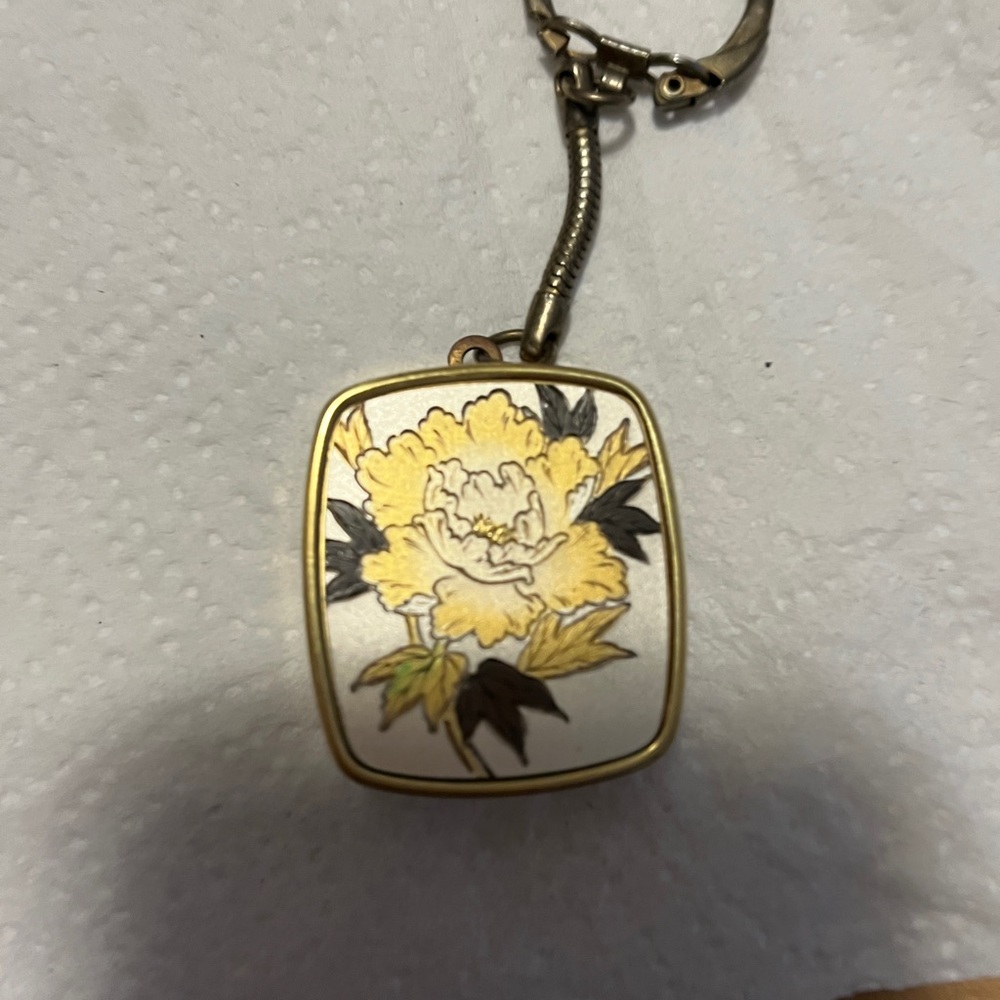 Vintage Sankayo Music box Floral Gold and Yellow key ring that plays music